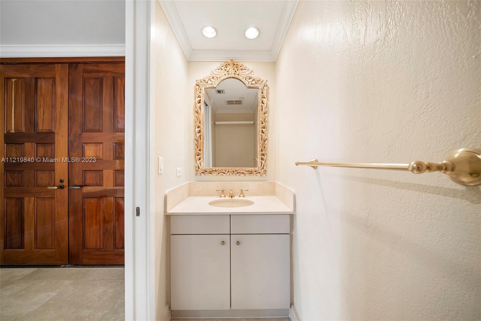 OCEANSIDE @ FISHER ISL CO - Residential