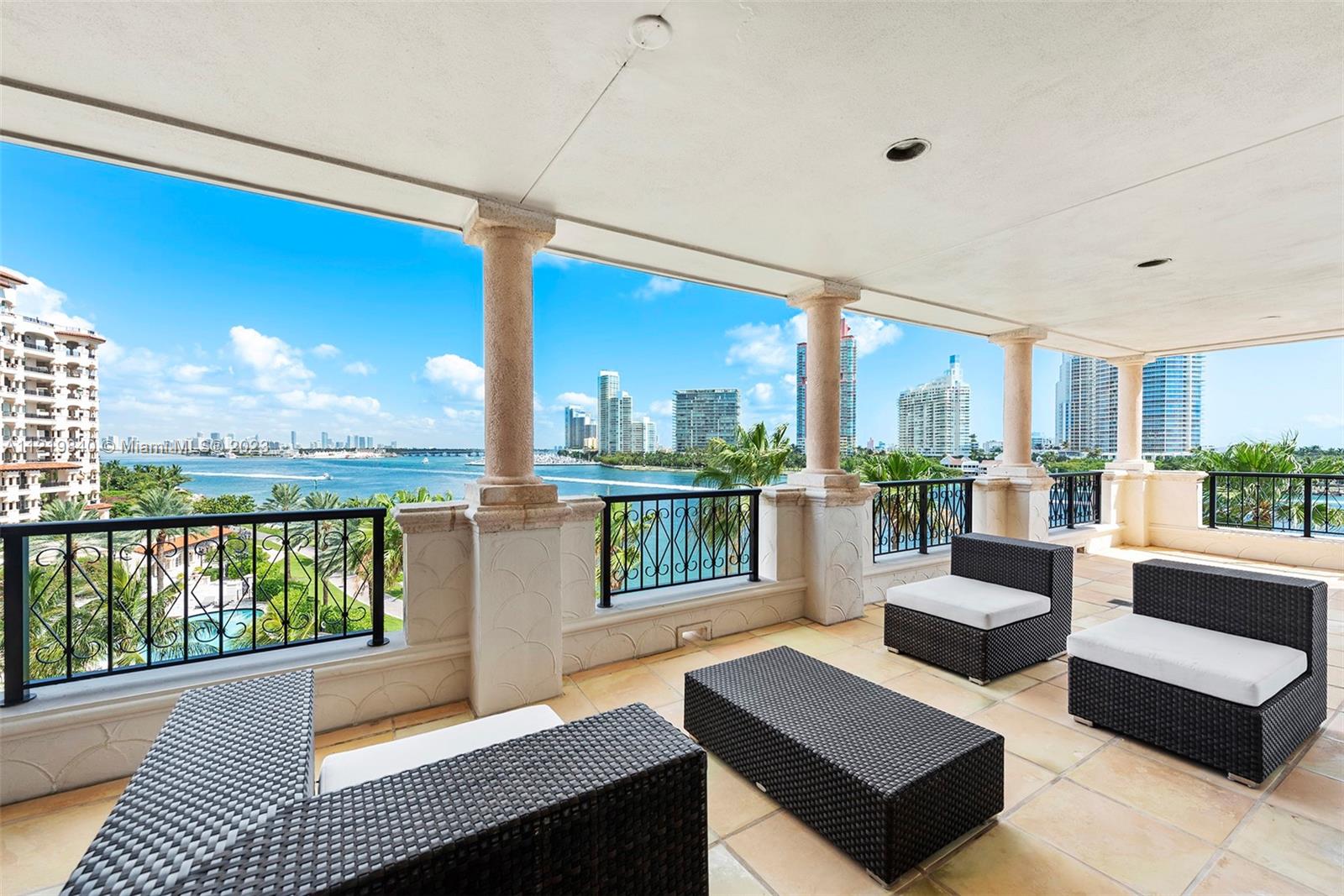 OCEANSIDE @ FISHER ISL CO - Residential