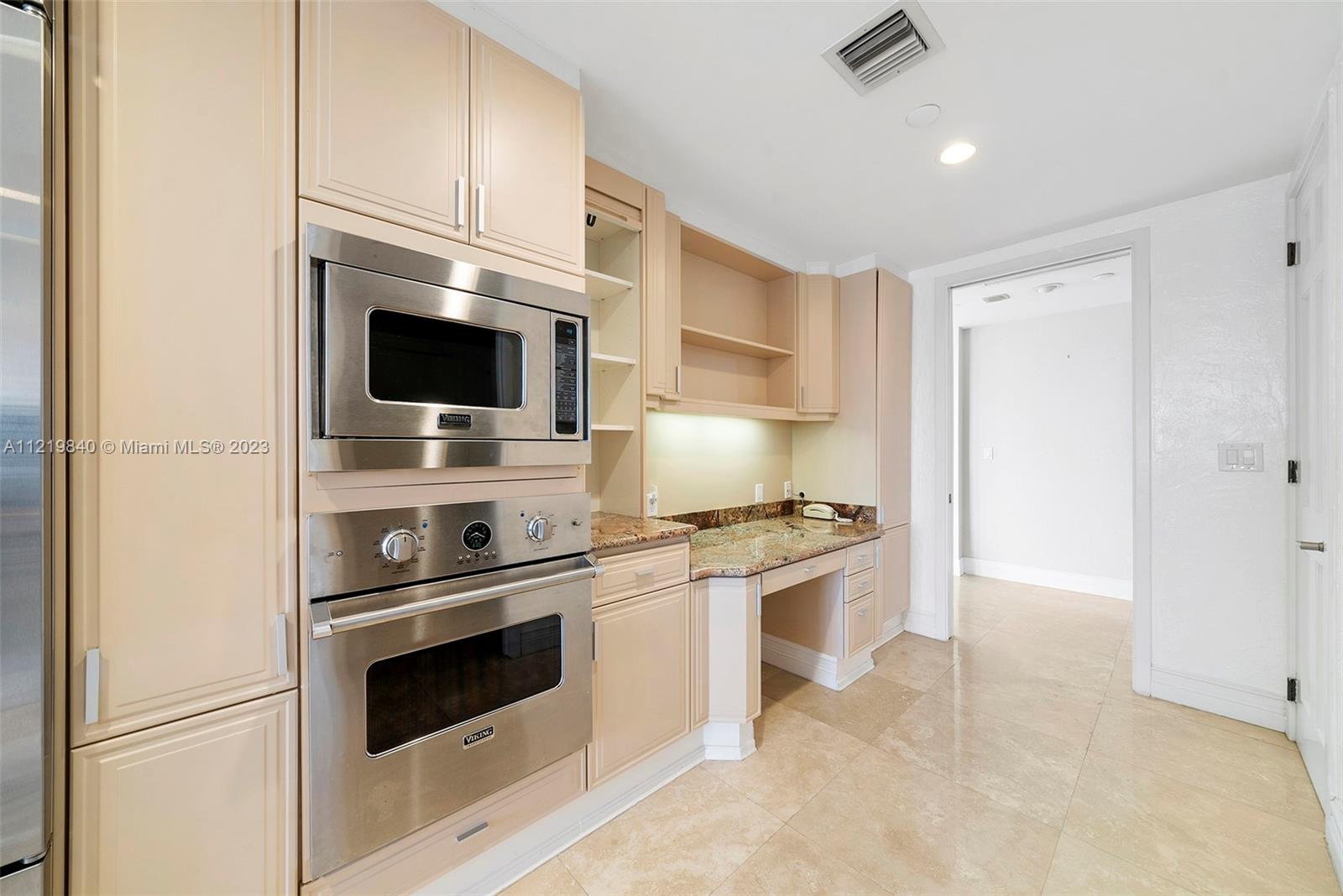 OCEANSIDE @ FISHER ISL CO - Residential