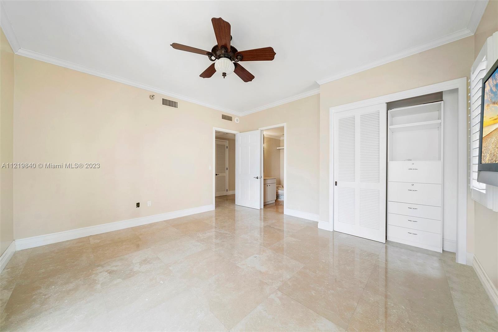 OCEANSIDE @ FISHER ISL CO - Residential