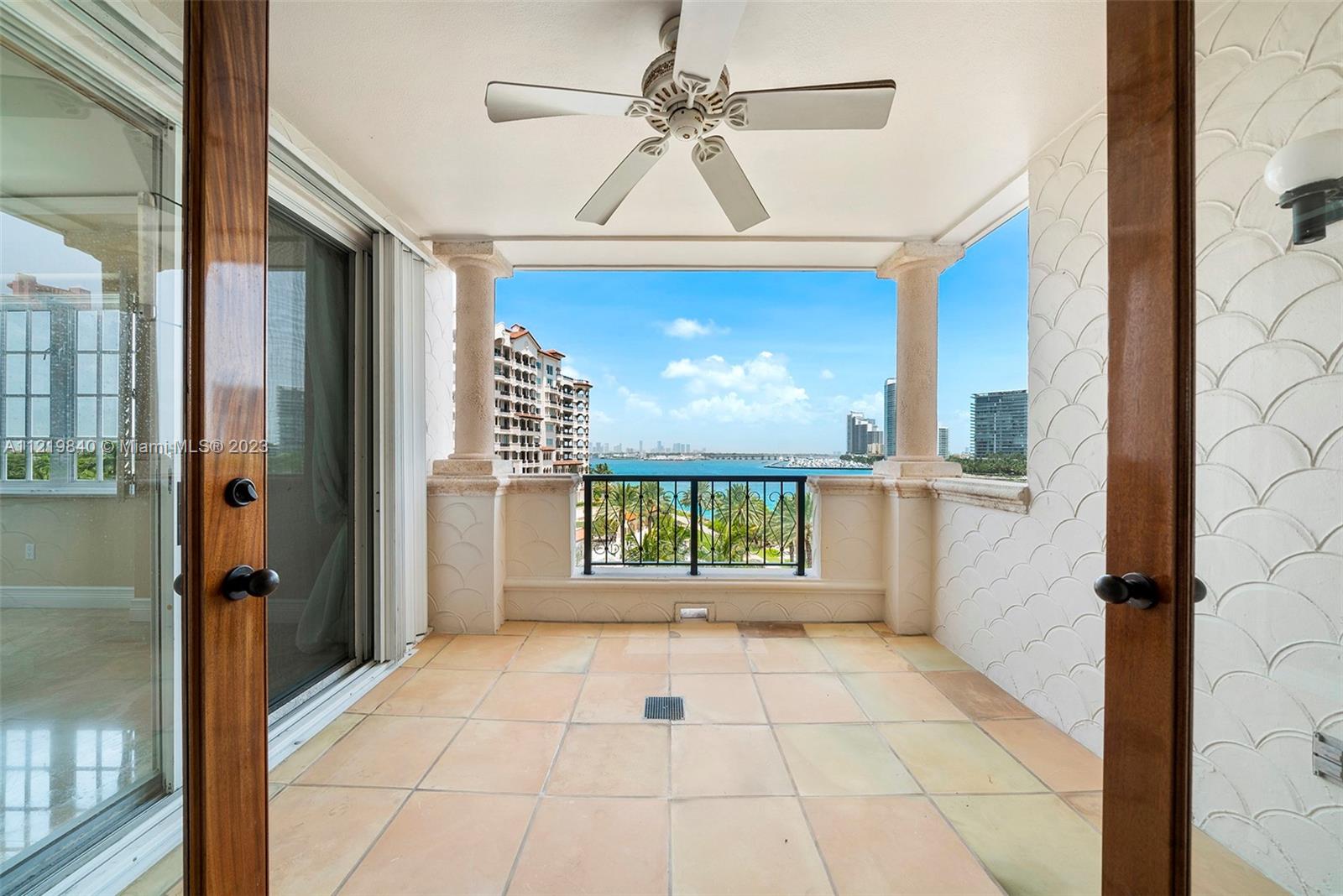 OCEANSIDE @ FISHER ISL CO - Residential