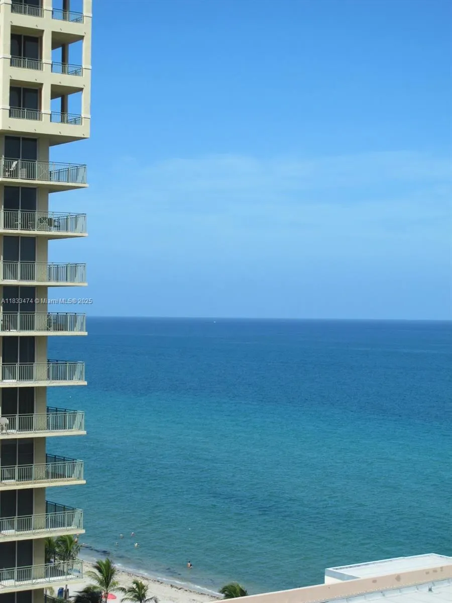 Hallandale Beach, Florida 33009, United States, 1 Bedroom Bedrooms, ,2 BathroomsBathrooms,Residential,Active,163103