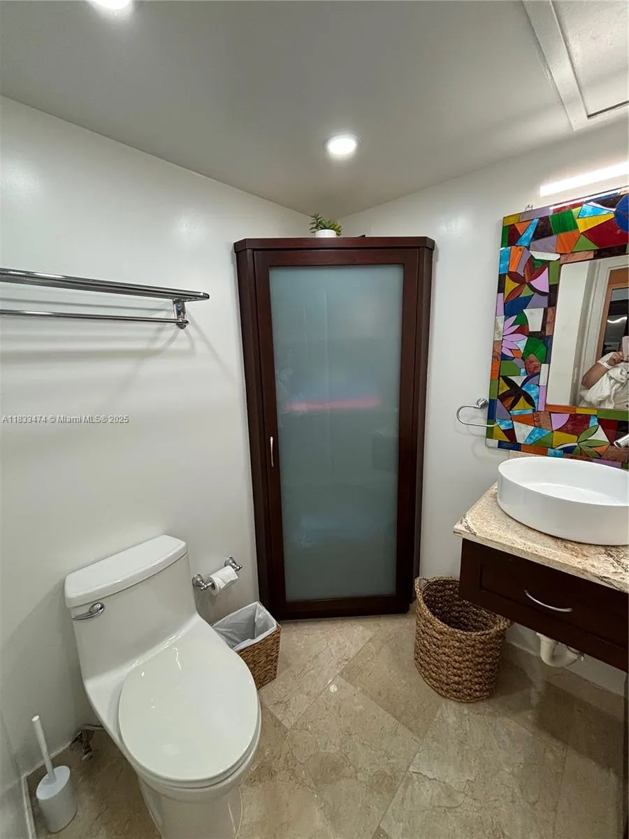 Hallandale Beach, Florida 33009, United States, 1 Bedroom Bedrooms, ,2 BathroomsBathrooms,Residential,Active,163103