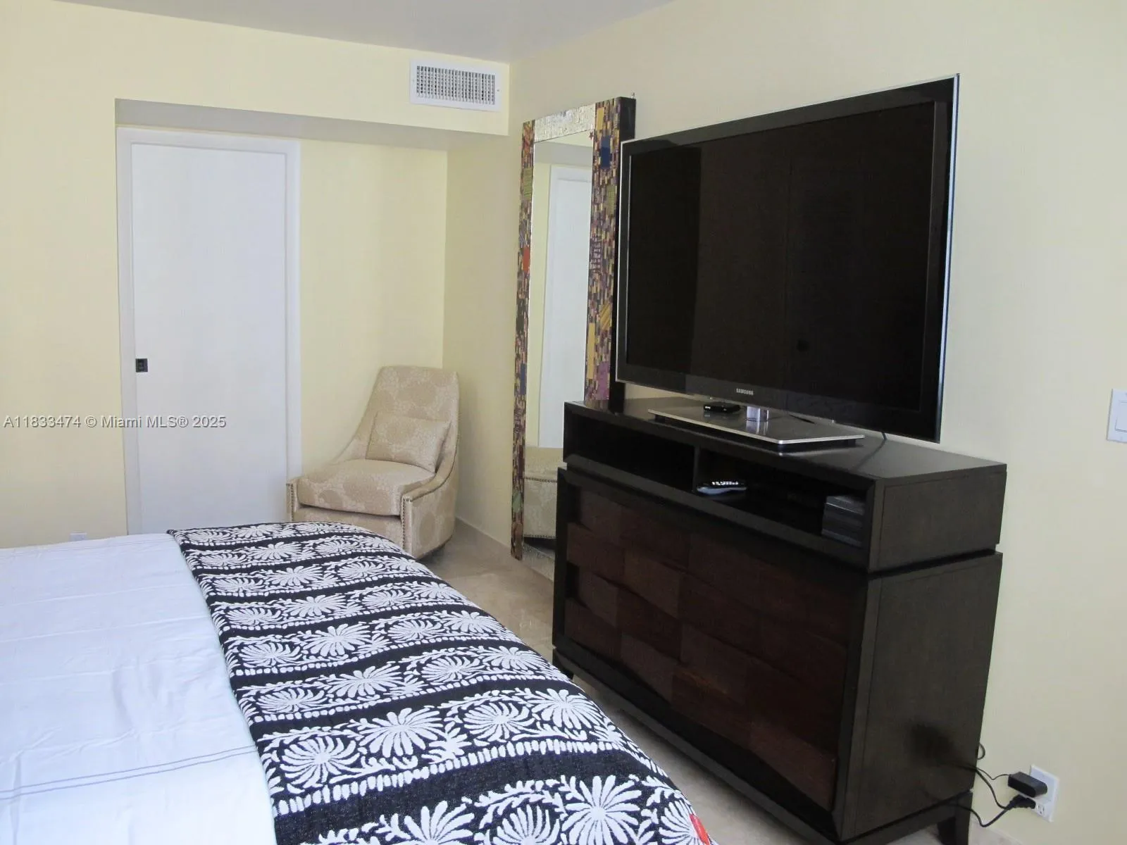 Hallandale Beach, Florida 33009, United States, 1 Bedroom Bedrooms, ,2 BathroomsBathrooms,Residential,Active,163103
