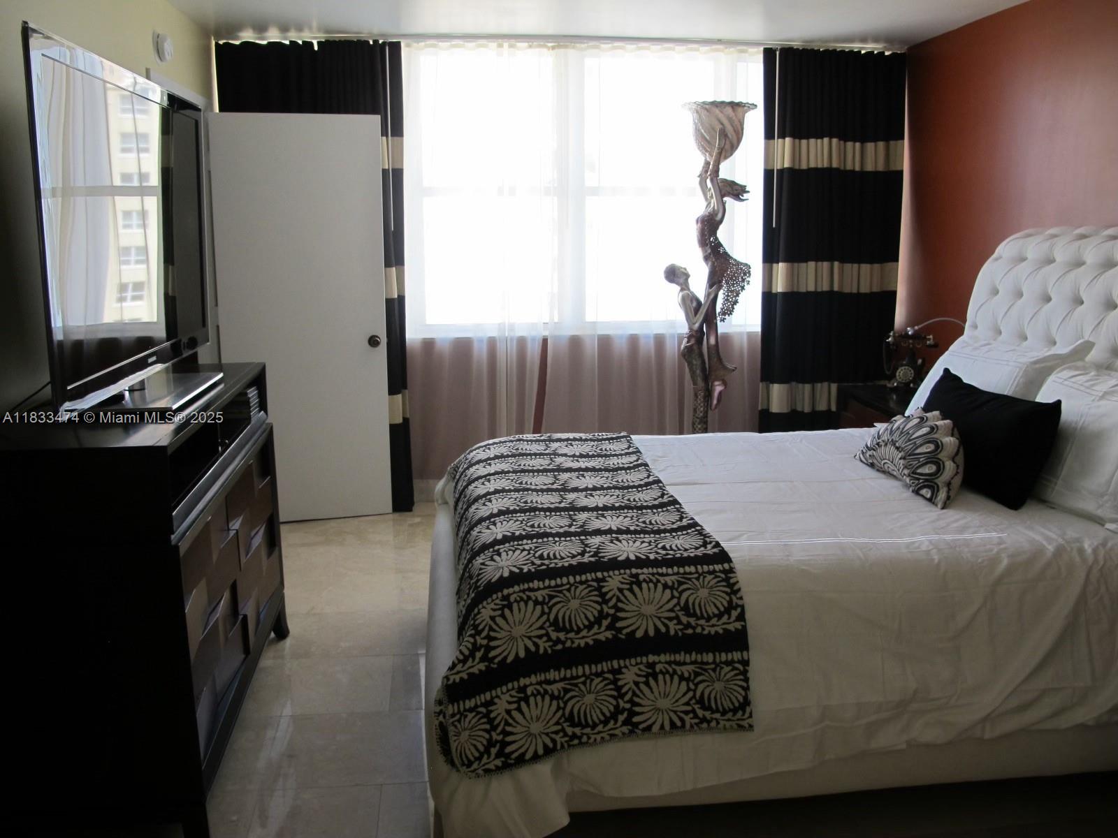 3140 S Ocean Dr 1207