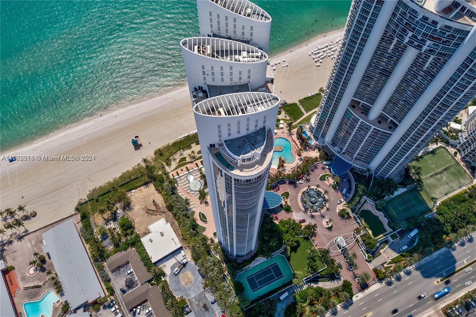 18201 Collins Ave 3906