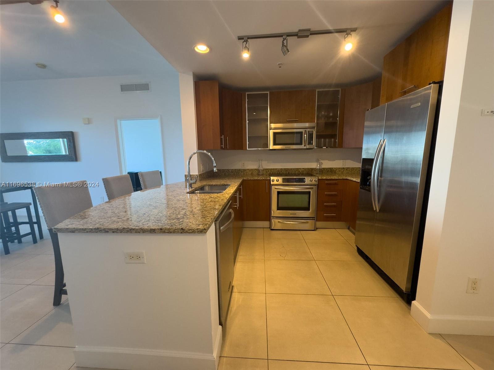 OCEAN MARINE YACHT CLUB C - Residential