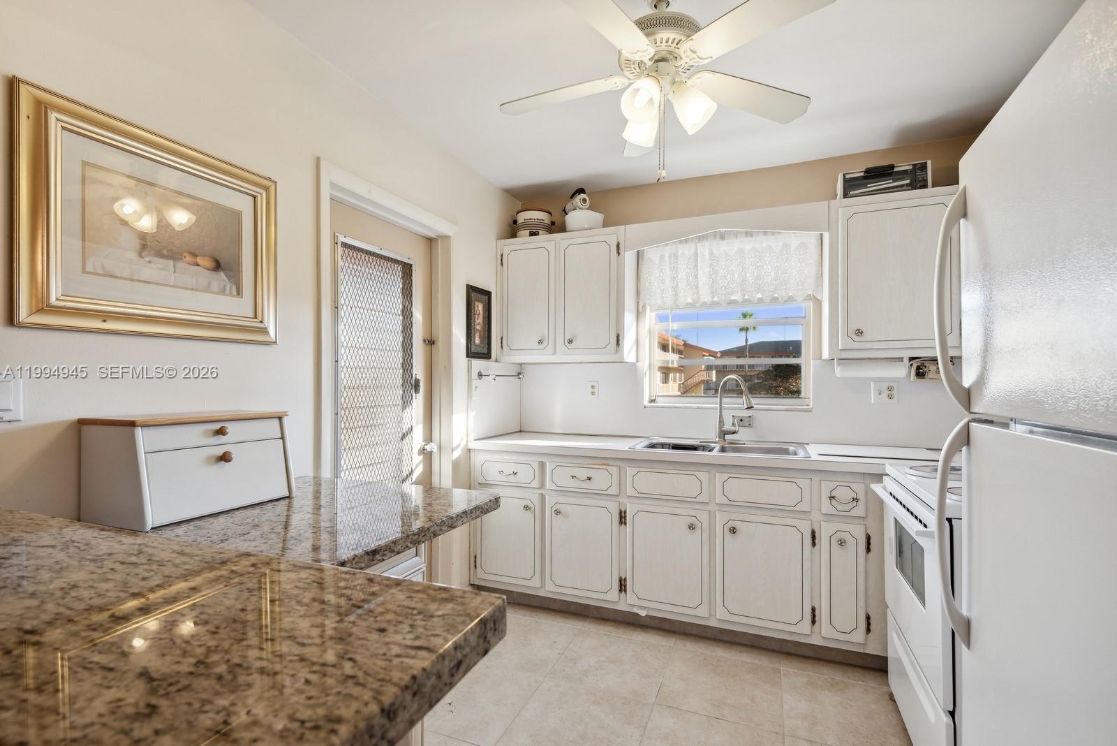 BEVERLY HILLS CONDO NUMBE - Residential Lease