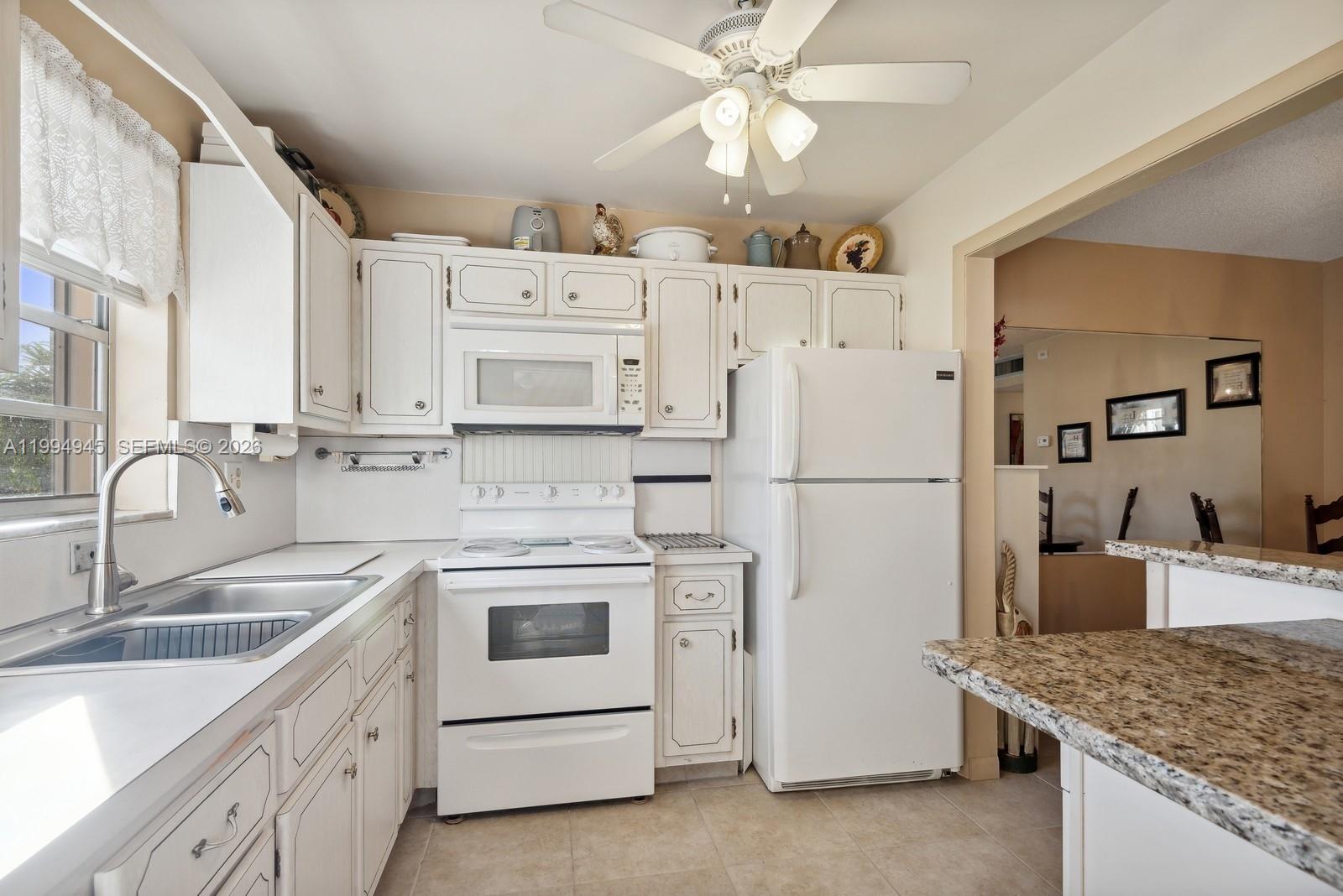 BEVERLY HILLS CONDO NUMBE - Residential Lease