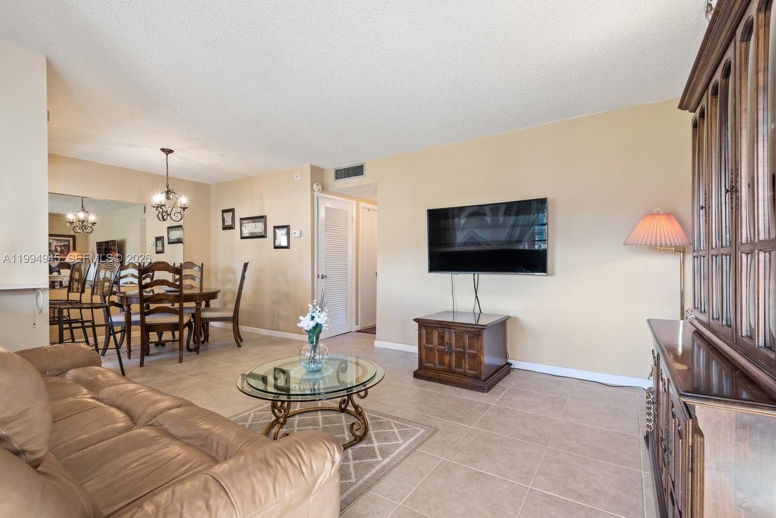 BEVERLY HILLS CONDO NUMBE - Residential Lease