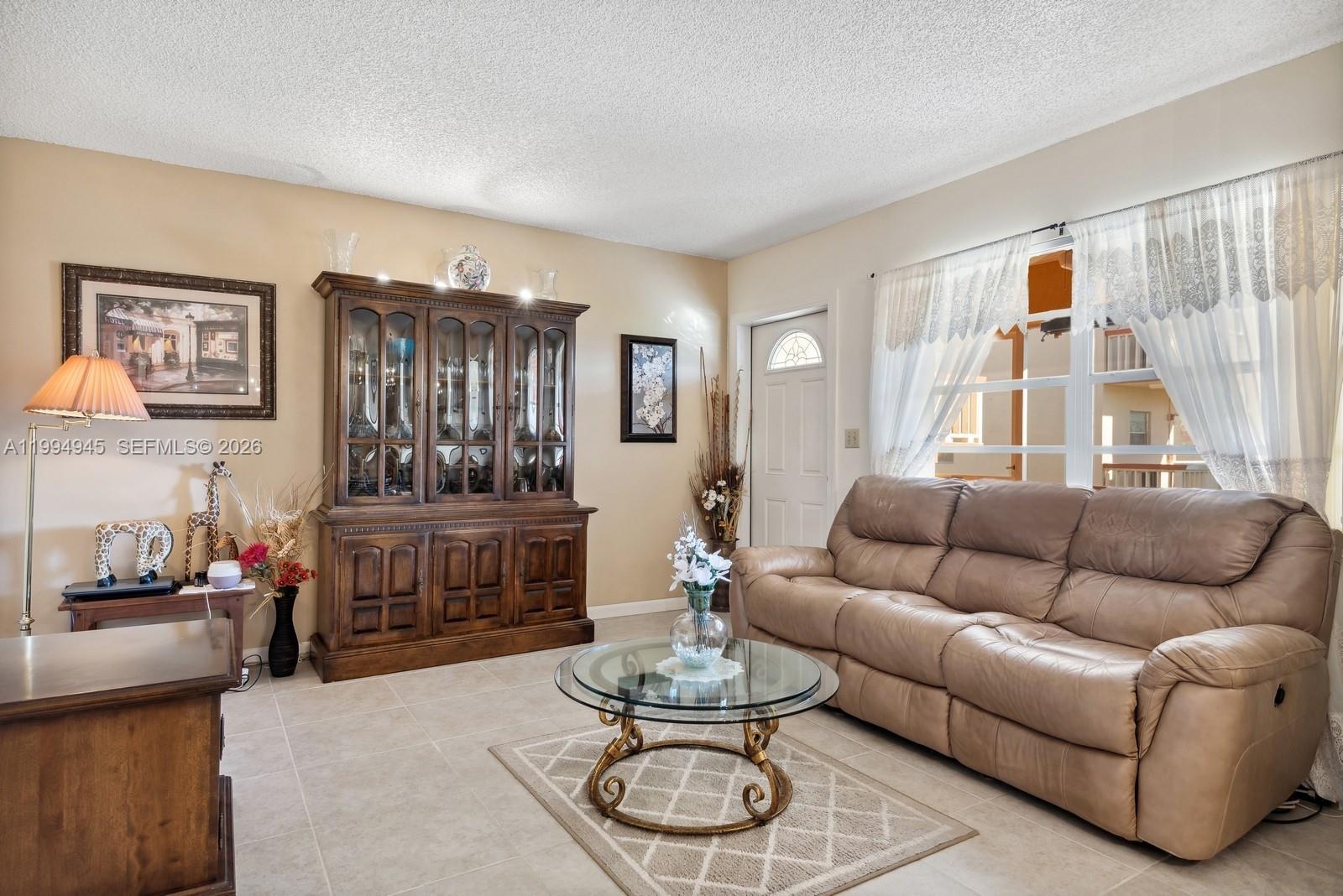 BEVERLY HILLS CONDO NUMBE - Residential Lease