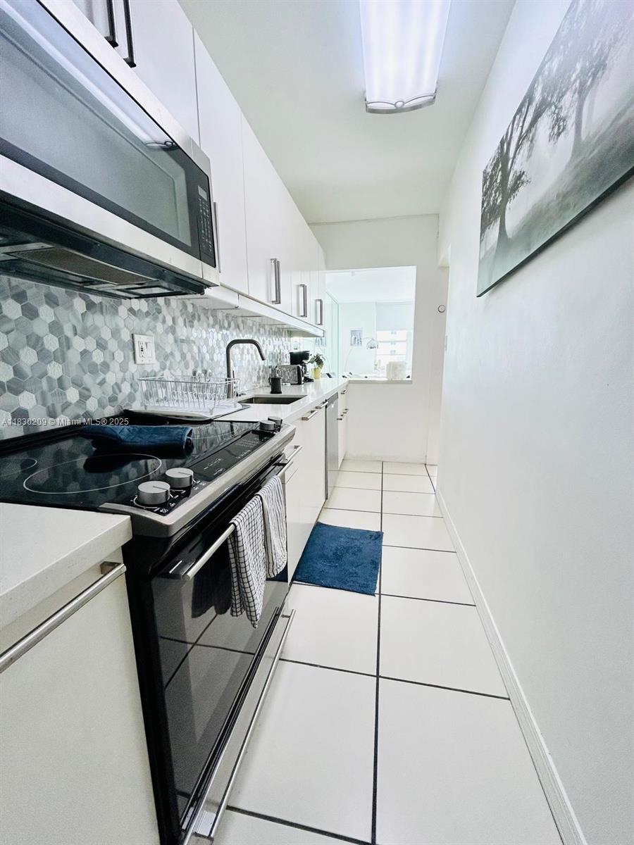 100 Lincoln Rd 1105