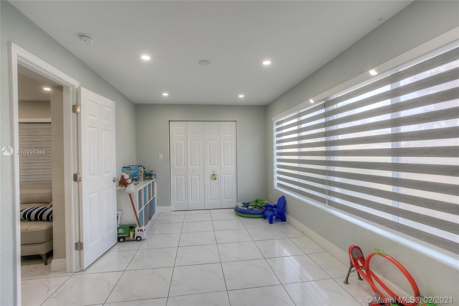 CAROL CITY 5TH ADDN - Residential