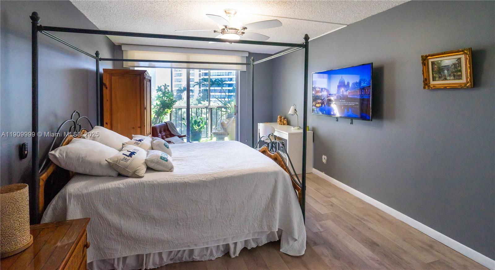 DESOTO PARK CONDO - Residential Lease