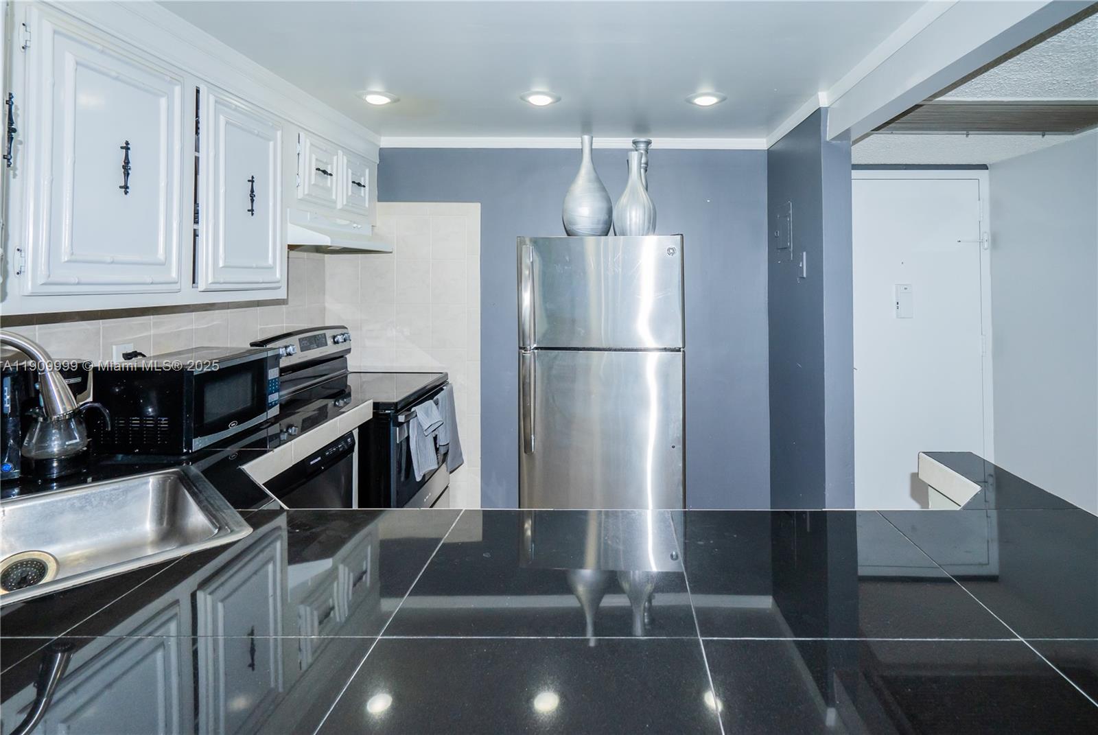 DESOTO PARK CONDO - Residential Lease