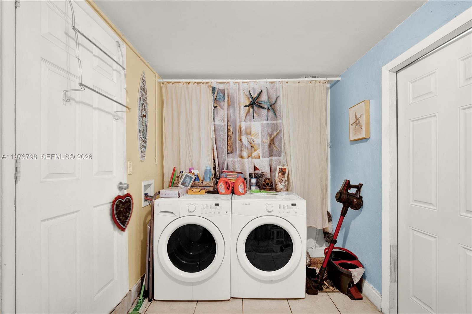 BREEZESWEPT ESTATES 1ST A - Residential