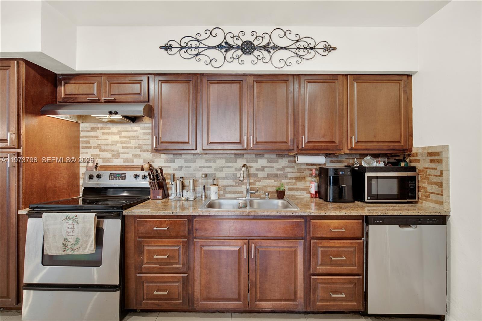 BREEZESWEPT ESTATES 1ST A - Residential