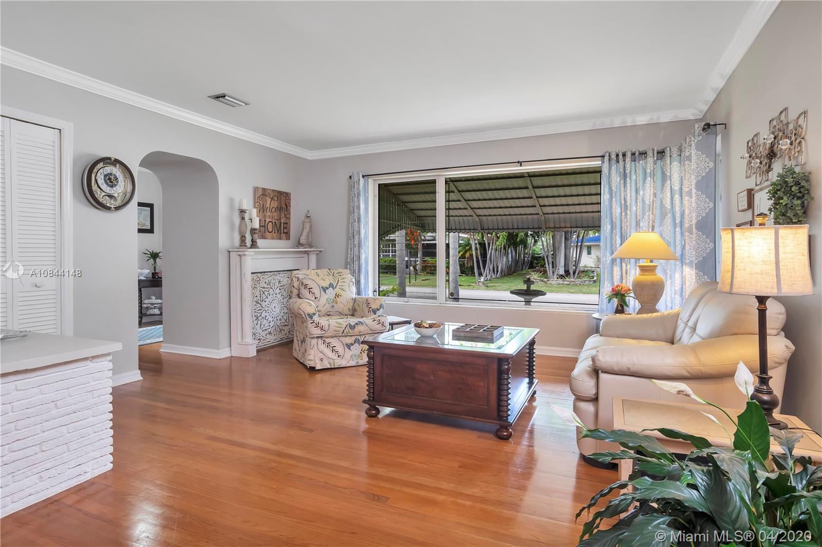 HOLLYWOOD LAKES SEC - Residential