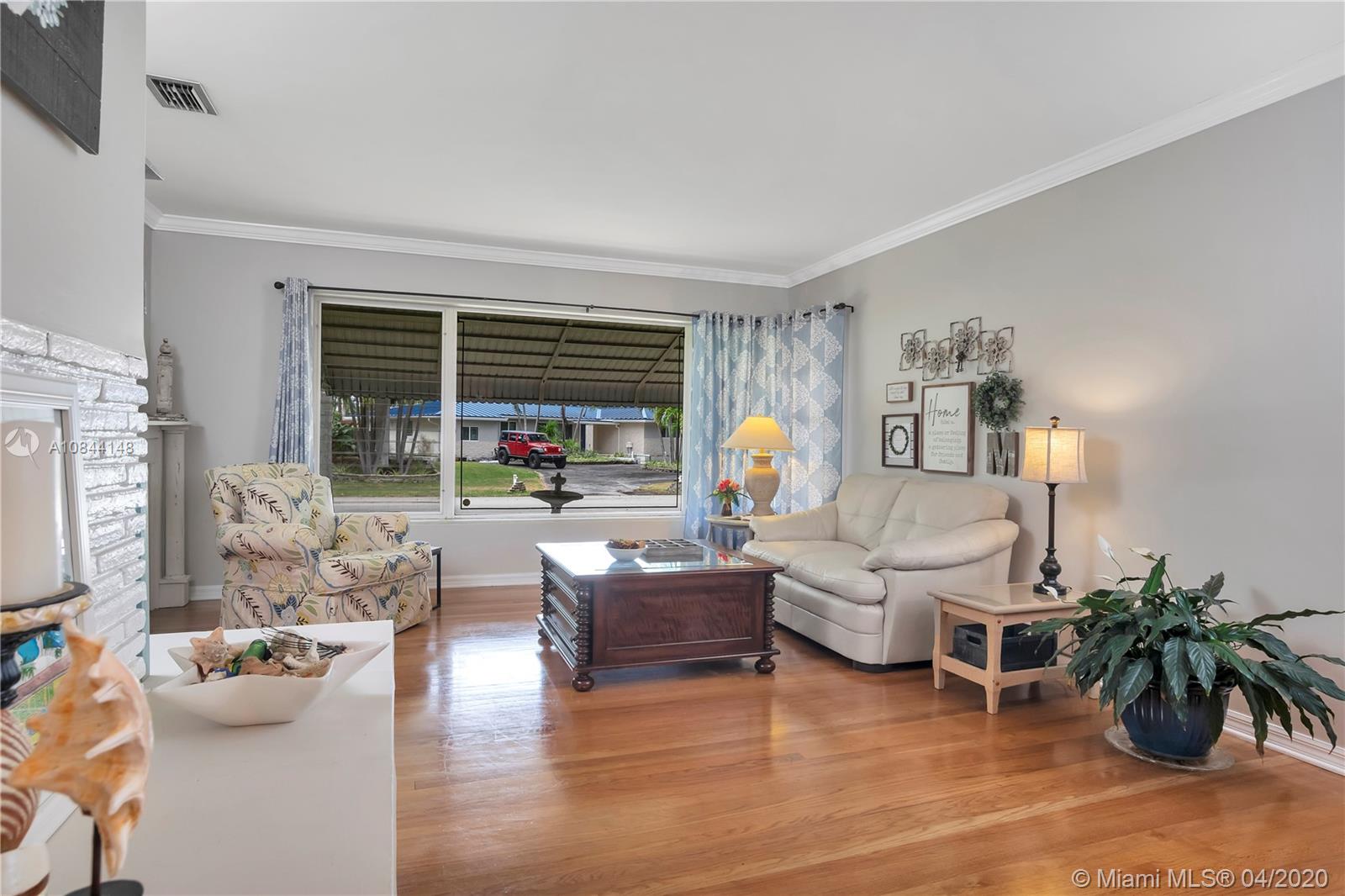 HOLLYWOOD LAKES SEC - Residential