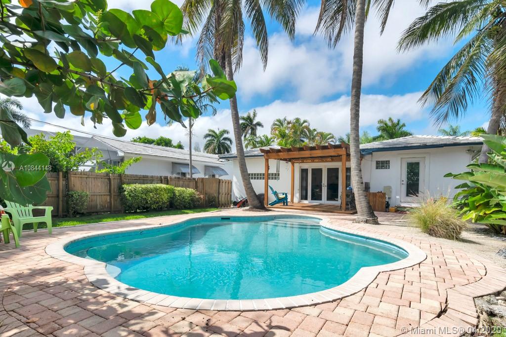 HOLLYWOOD LAKES SEC - Residential