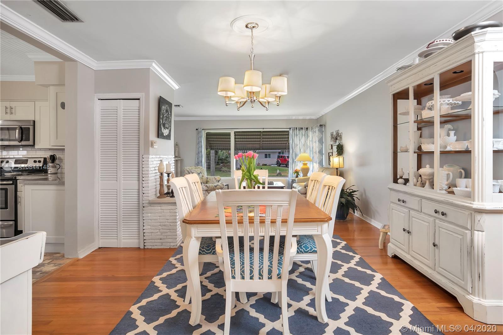 HOLLYWOOD LAKES SEC - Residential