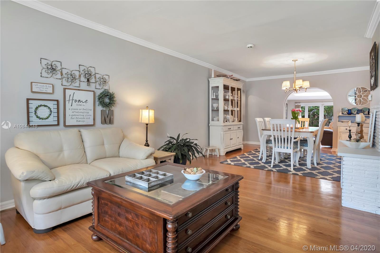 HOLLYWOOD LAKES SEC - Residential