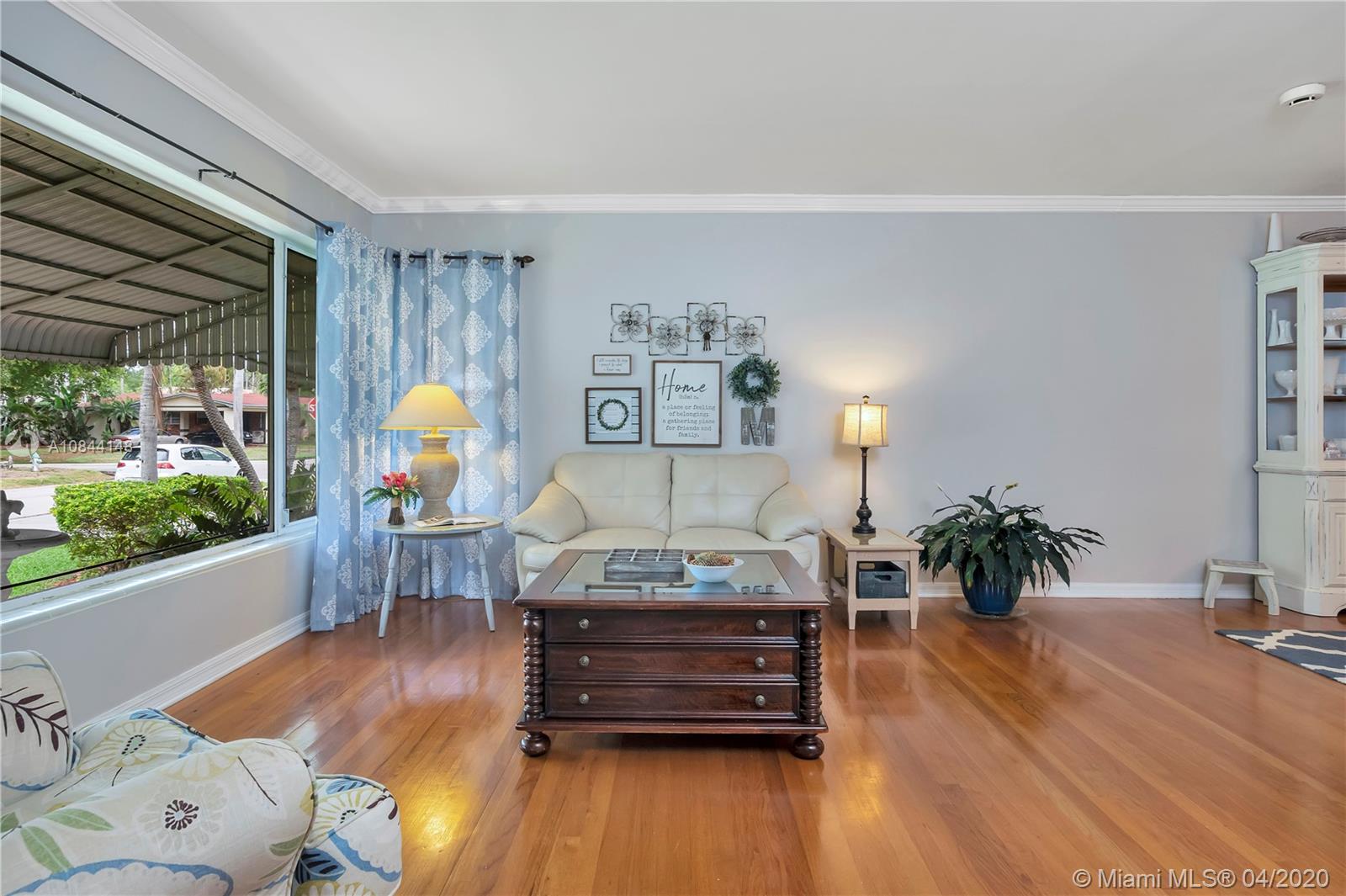 HOLLYWOOD LAKES SEC - Residential