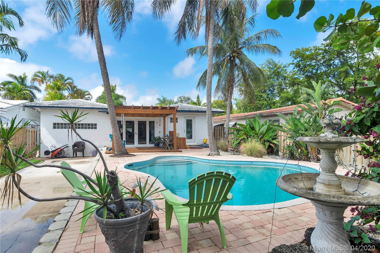 HOLLYWOOD LAKES SEC - Residential