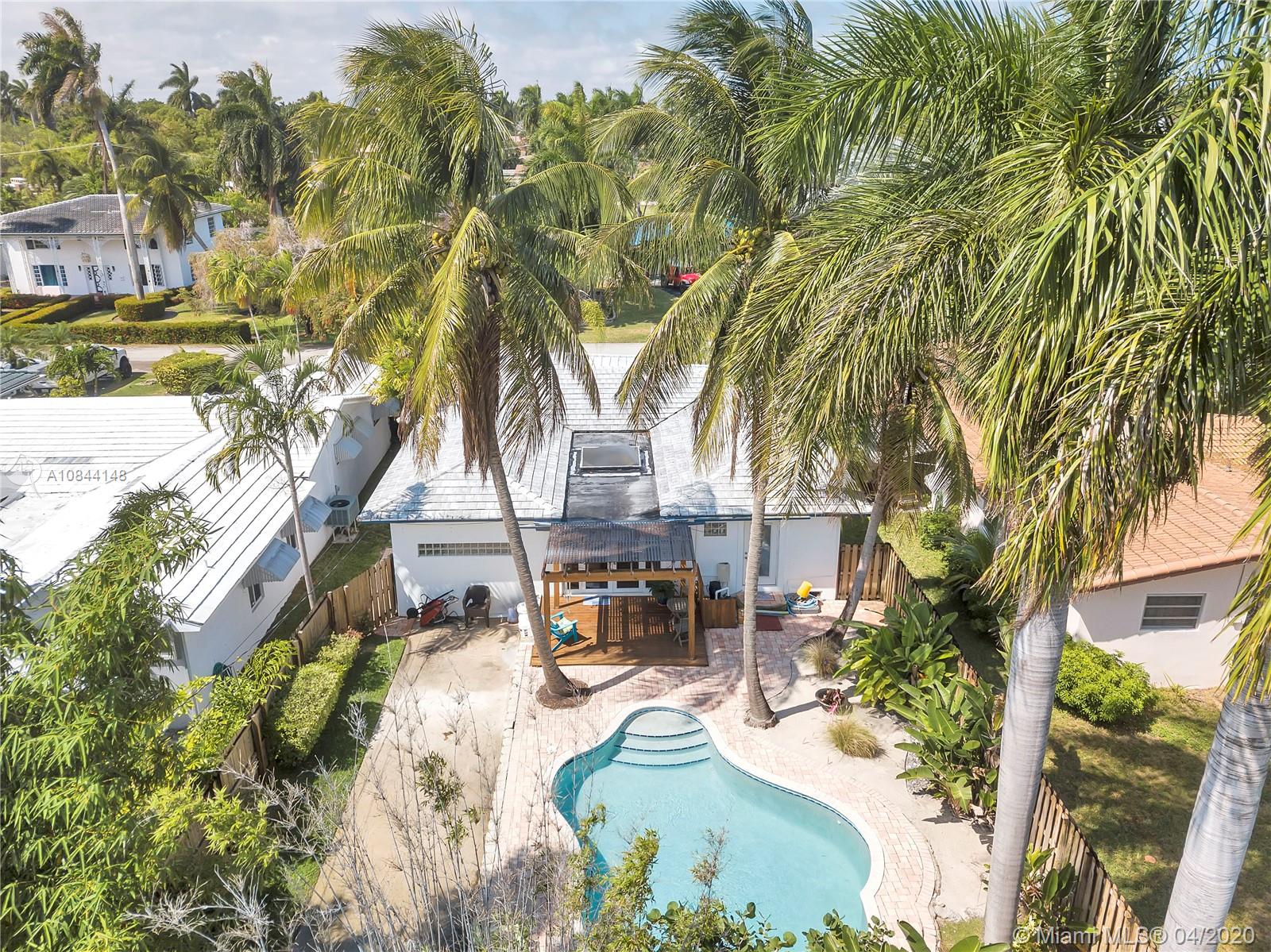 HOLLYWOOD LAKES SEC - Residential