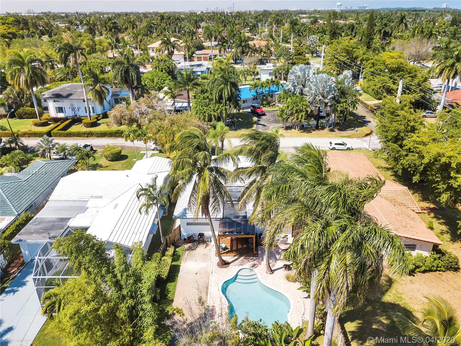 HOLLYWOOD LAKES SEC - Residential