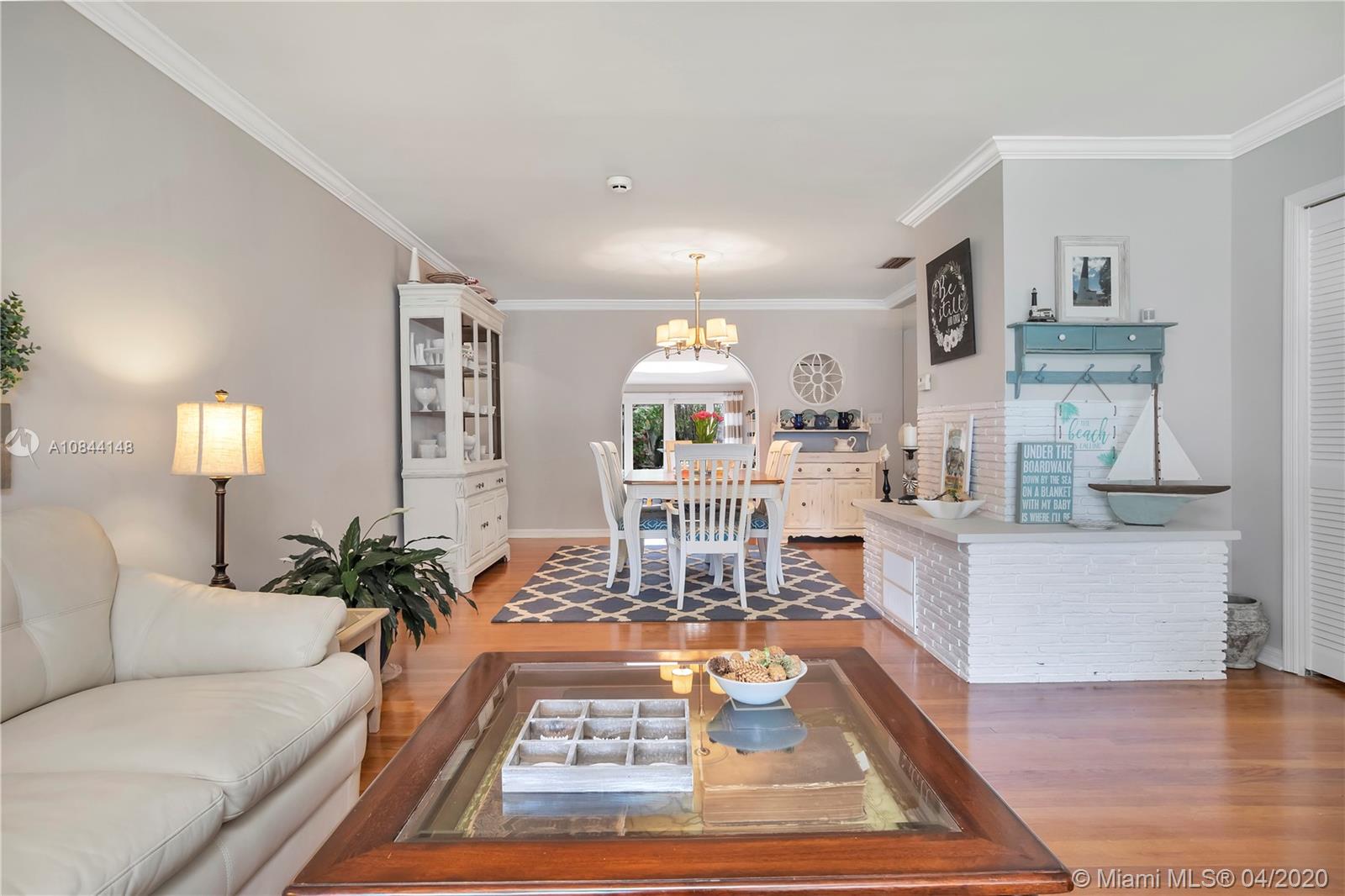 HOLLYWOOD LAKES SEC - Residential