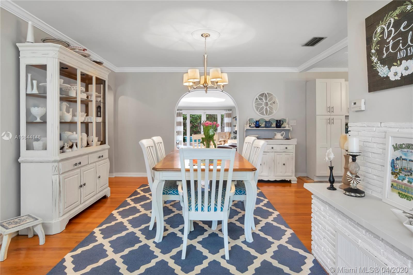 HOLLYWOOD LAKES SEC - Residential