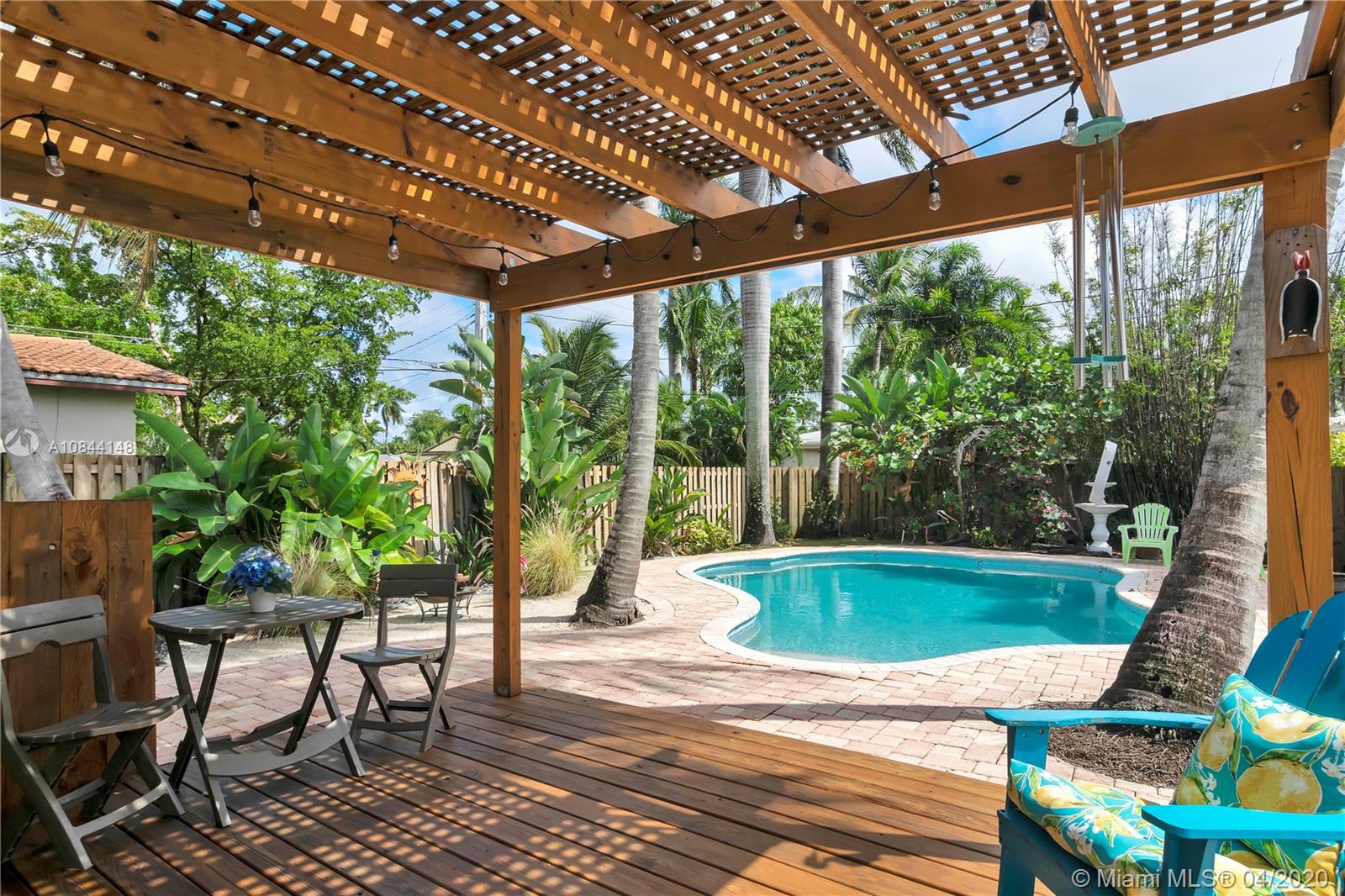 HOLLYWOOD LAKES SEC - Residential