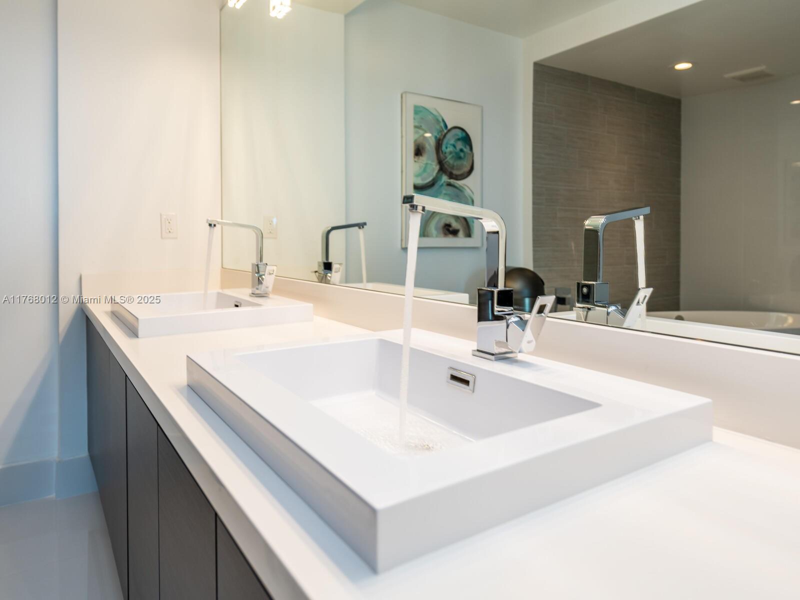 PARQUE TOWERS CONDO - Residential Lease