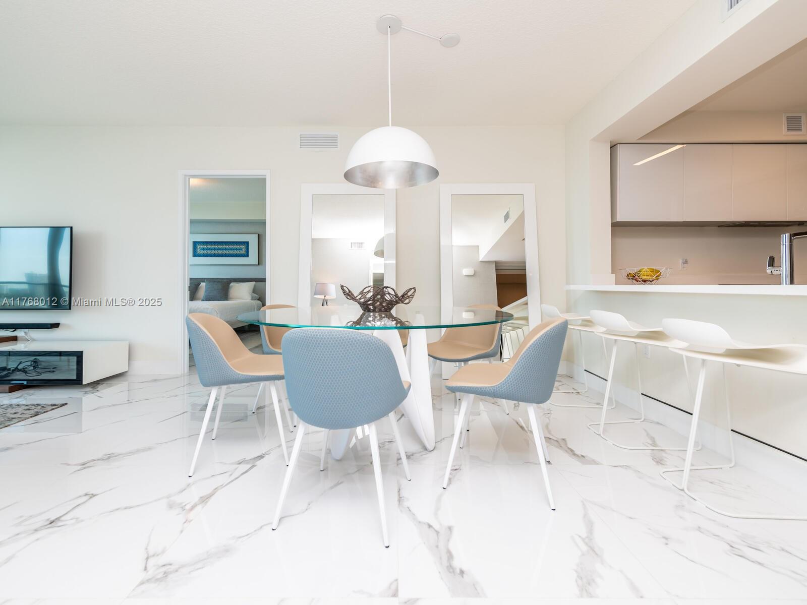 PARQUE TOWERS CONDO - Residential Lease