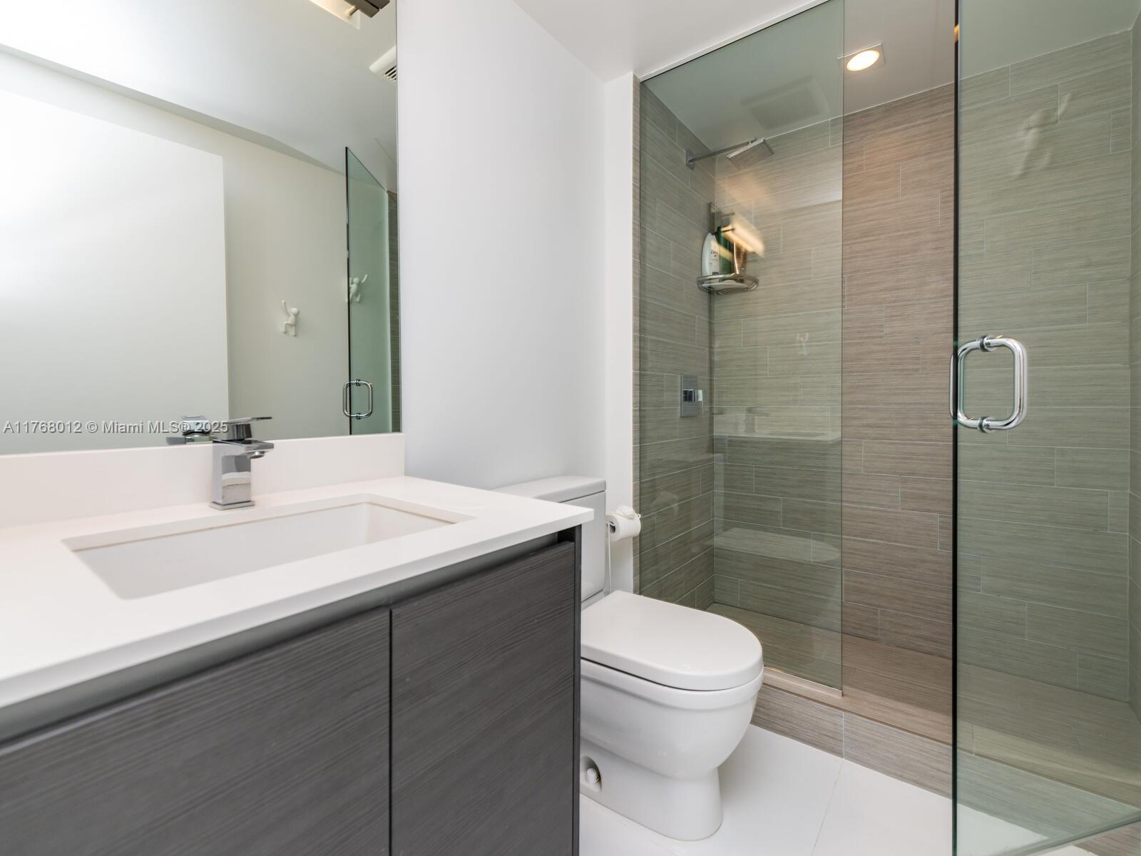 PARQUE TOWERS CONDO - Residential Lease