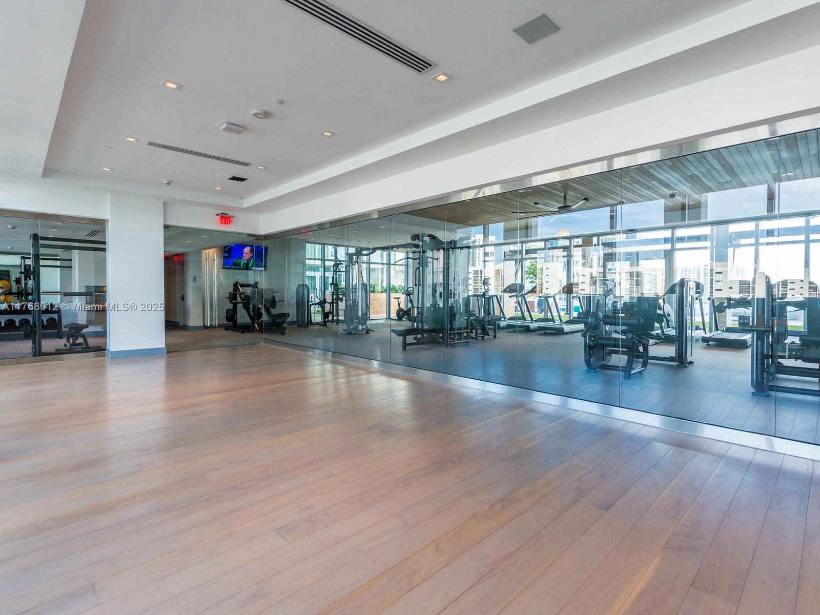 PARQUE TOWERS CONDO - Residential Lease