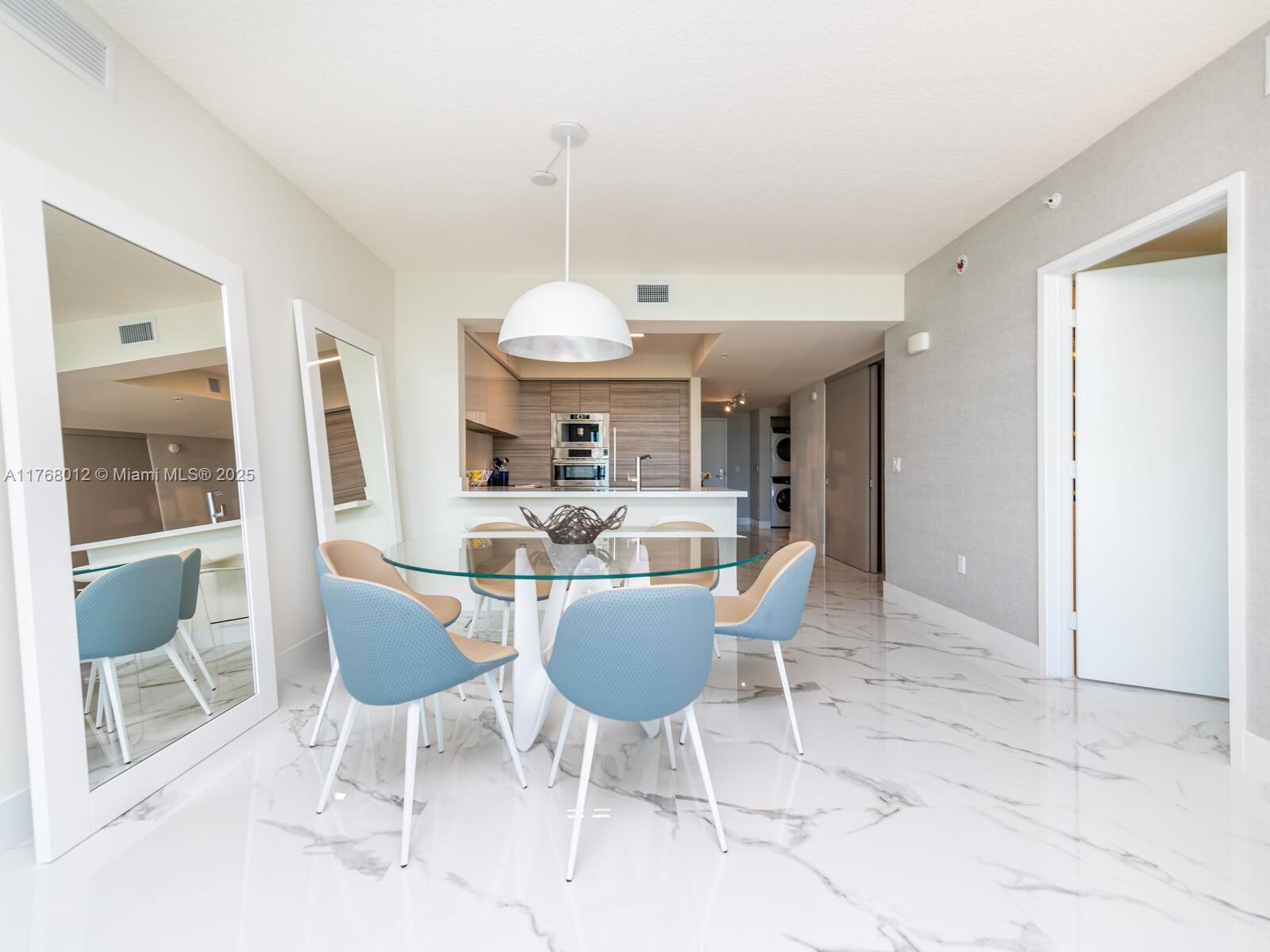 PARQUE TOWERS CONDO - Residential Lease