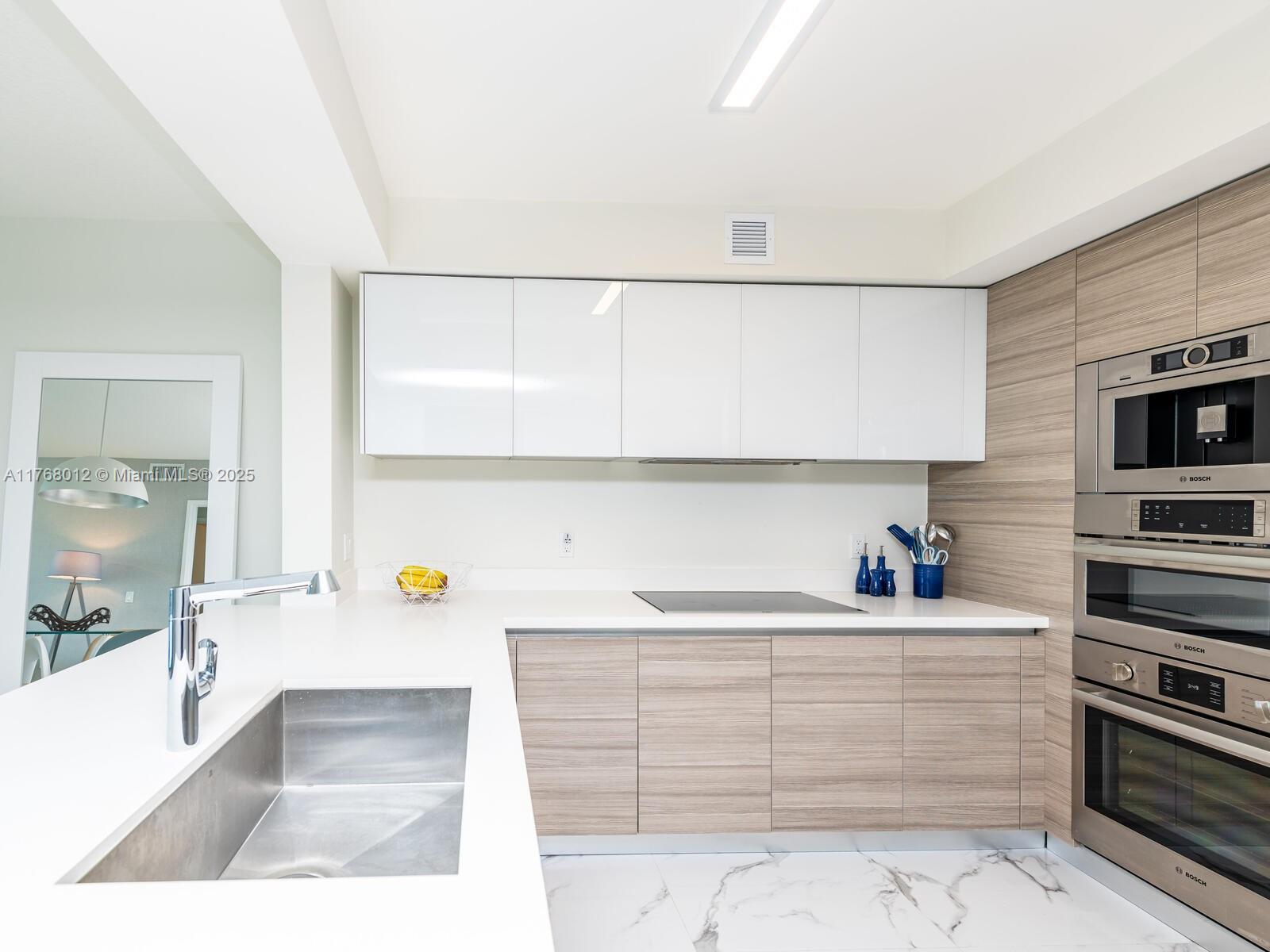 PARQUE TOWERS CONDO - Residential Lease