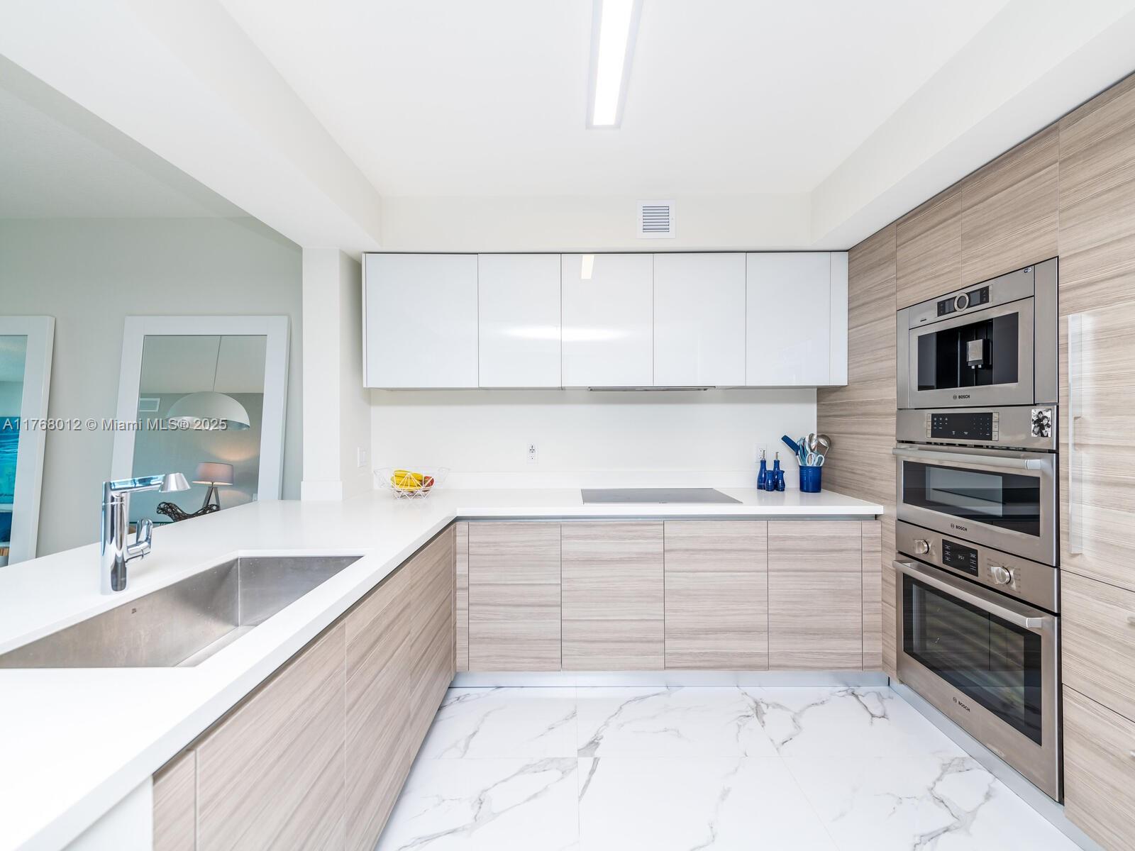 PARQUE TOWERS CONDO - Residential Lease