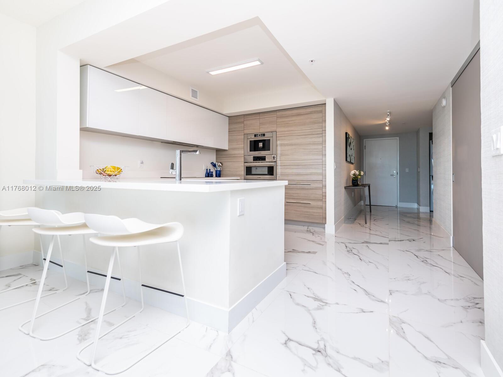 PARQUE TOWERS CONDO - Residential Lease