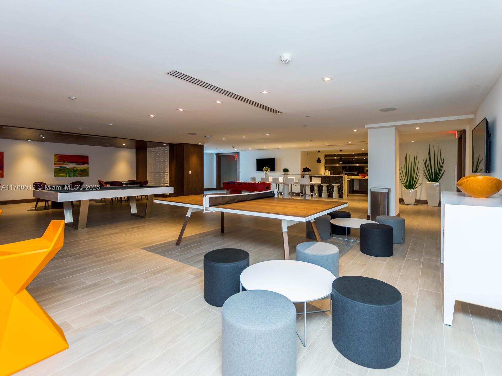 PARQUE TOWERS CONDO - Residential Lease