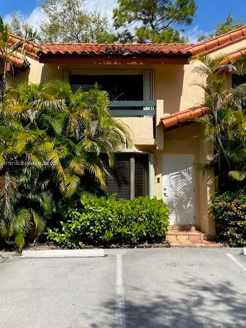 Miami, Florida 33156, United States, 2 Bedrooms Bedrooms, ,3 BathroomsBathrooms,Residential,Active,77099