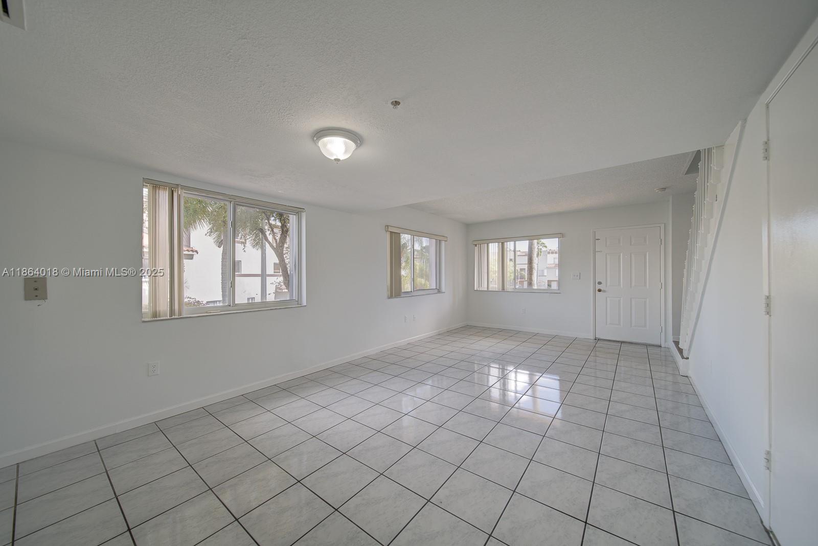 CHATEAUBLEAU VILLAS MIDWA - Residential Lease