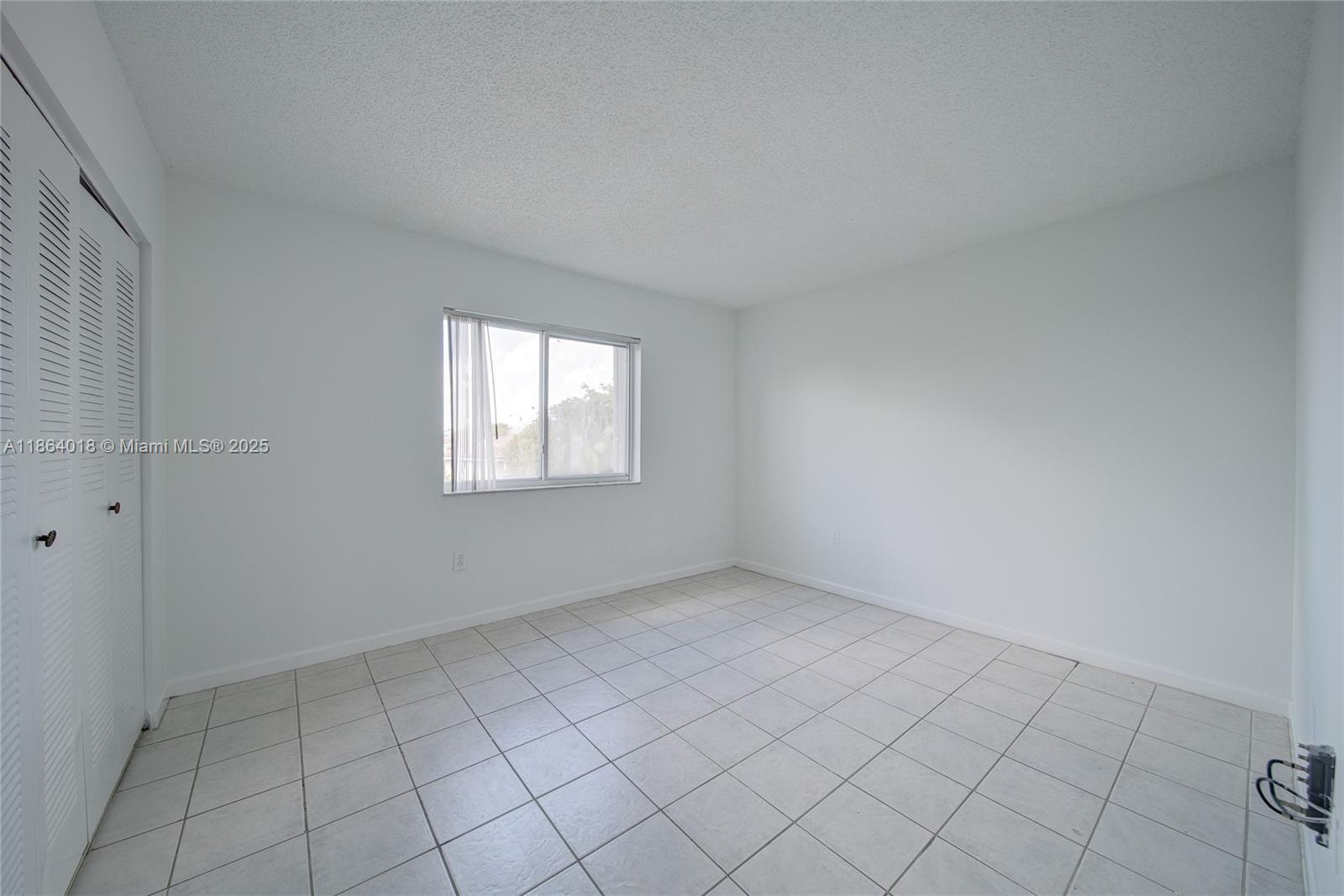 CHATEAUBLEAU VILLAS MIDWA - Residential Lease