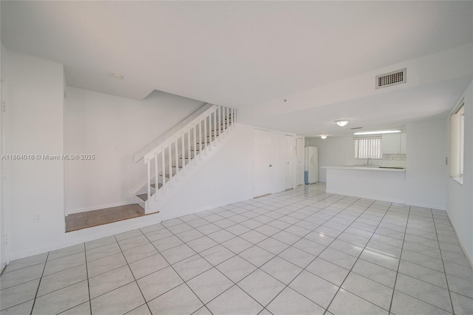 CHATEAUBLEAU VILLAS MIDWA - Residential Lease