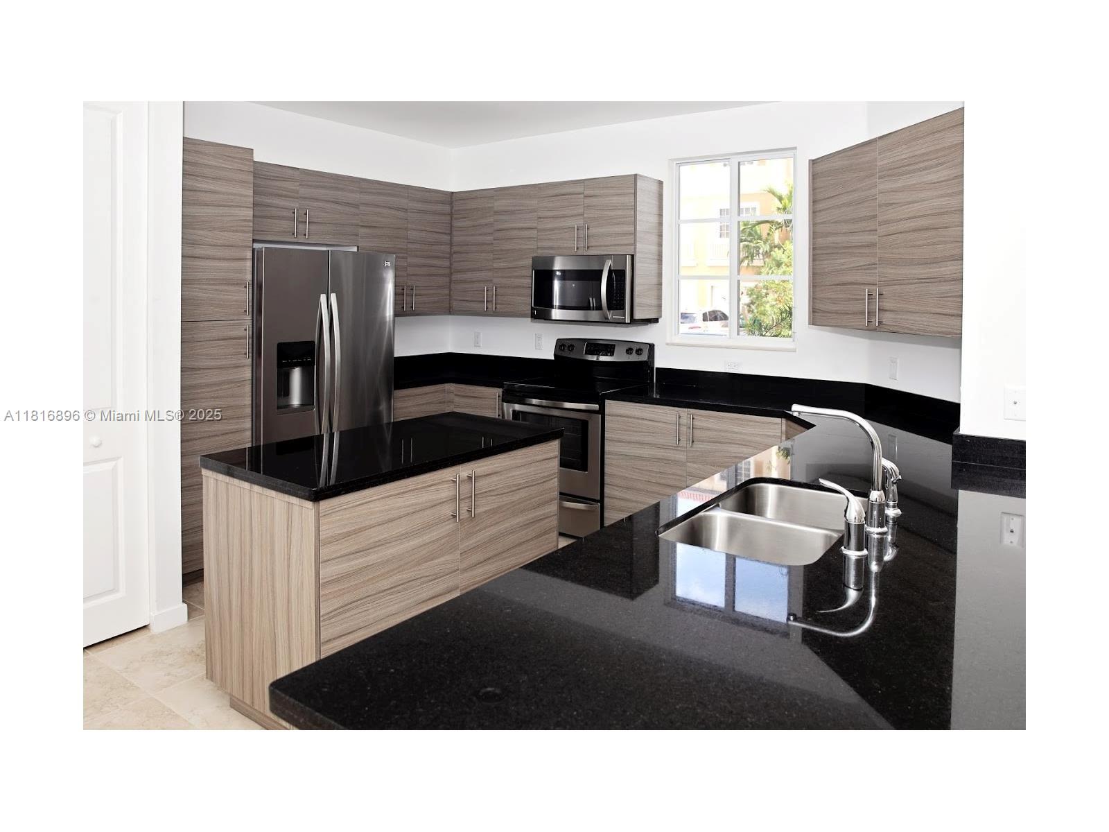 Calabria Residences - Residential Lease