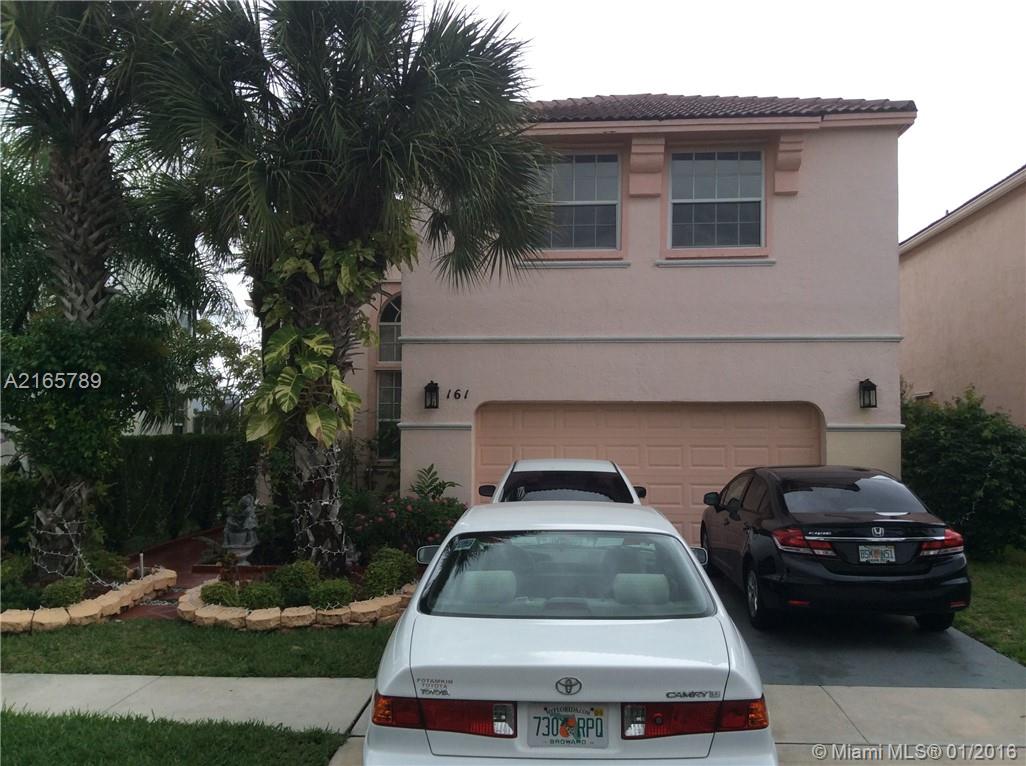 LOCATED IN TOWNGATE ONE OF THE MOST DESIRABLE COMMUNITIES IN PEMBROKE PINES.