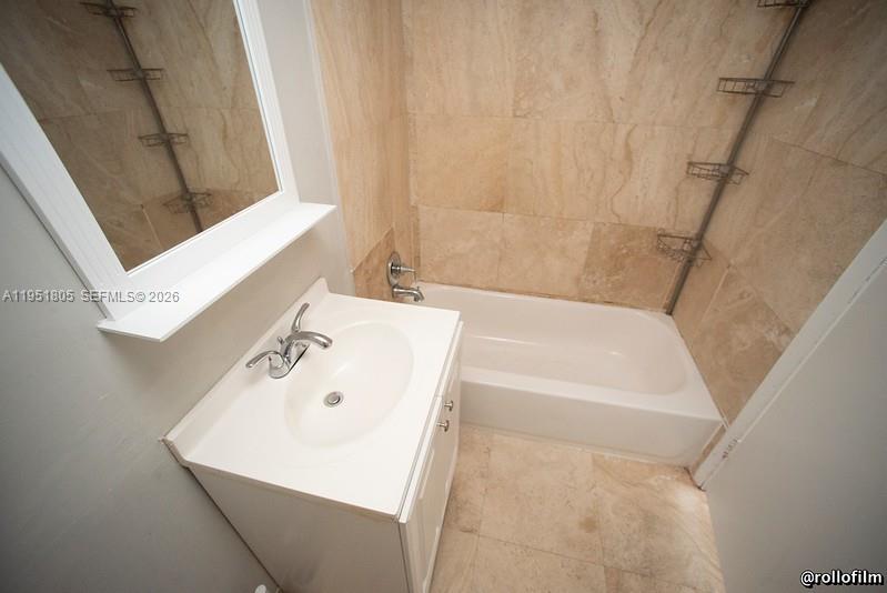 ADMIRALS PORT CONDO WEST - Residential