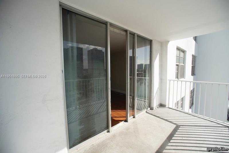 ADMIRALS PORT CONDO WEST - Residential